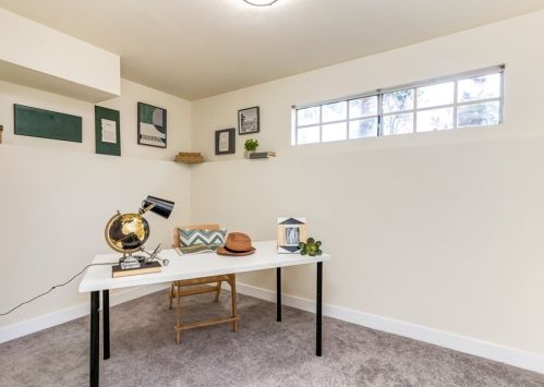 2460 Manhattan Beach Blvd, Gardena, CA 90249-4682