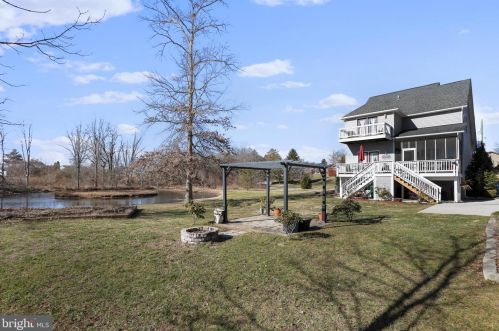 52 Oak Crest Dr, Richmond National Battlefiel VA  22835-1579 exterior