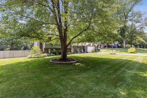 12098 Lupine Ln, Granger, IN 46530-9411