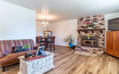 105 Daffodil Dr, Hollister CA  95023-3103 exterior