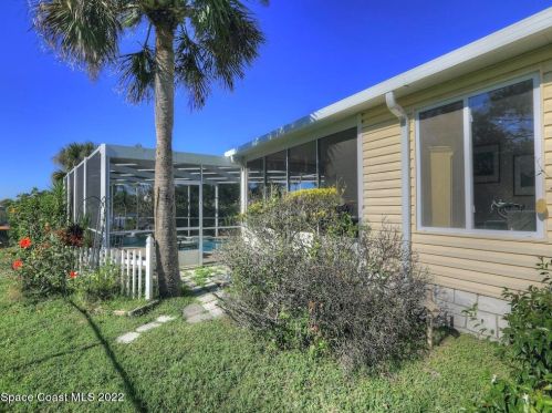 207 Cobia Ct, Sebastian FL  32976-2558 exterior