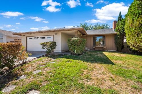 648 Avenue, Lancaster CA exterior