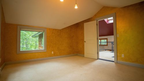 1044 Plain Rd, Hinsdale NH  03451-2150 exterior