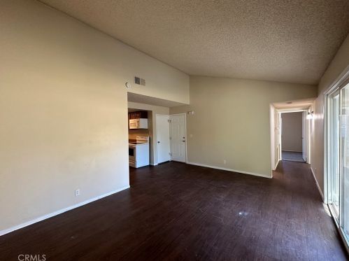 44840 Hanstead Ave, Lancaster CA  93535-2739 exterior