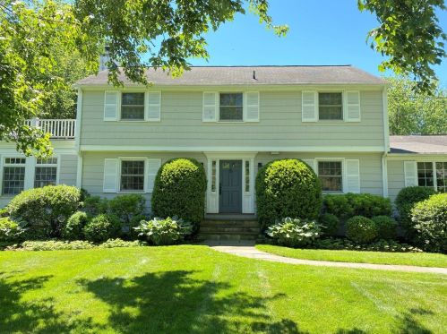 65 Conrad Rd, New Canaan CT  06840-6725 exterior