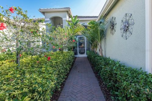 15806 Aurora Lake Cir, Wimauma FL  33598-4031 exterior