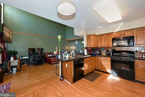 10 Birmingham Dr, Columbus NJ  08022-2342 exterior