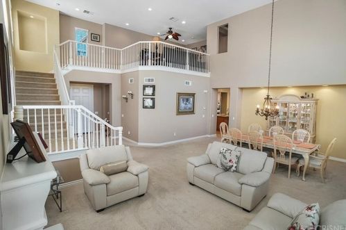 29250 Las Palmas Ct, Santa Clarita, CA 91354-1544