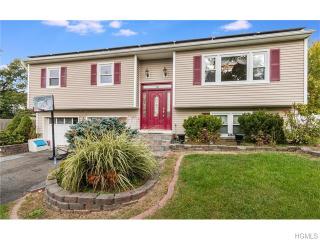 59 Oxford Ln, Harriman, NY 10926-3008