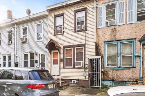15 Orange St, Trenton, NJ 08611-2529