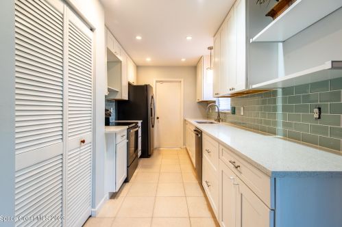 405 Banyan St, Sebastian FL  32958-4311 exterior