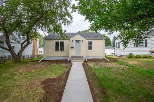 3511 3rd Ave, Hibbing MN  55746-2711 exterior