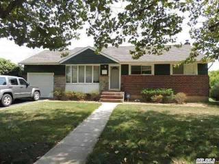 21 Pickwick Dr, Hicksville NY  11804-1718 exterior