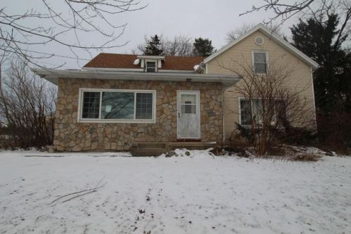 1204 Pioneer Rd, Jackson, WI 53037-9725
