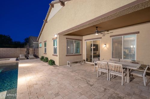 4088 Comstock Dr, Gilbert AZ 85296 exterior