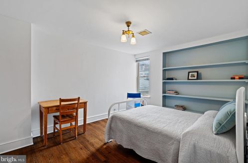 1708 Green St, Philadelphia PA 19130-7023 exterior