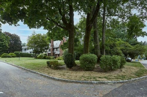 46 Longvue Ave, New Rochelle, NY 10804-4119