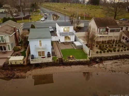 47 High St, East Hampton CT  06424-1077 exterior