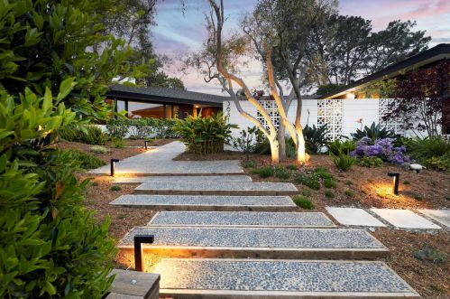 3681 Liggett Dr, San Diego, CA 92106-2167