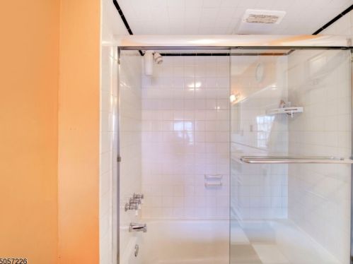 1 Hathaway Ln, Verona NJ  07044-2306 exterior