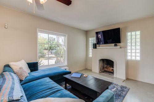 221 Calle De Jardin, Tucson AZ  85711-3406 exterior