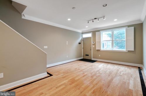 1811 Manton St, Philadelphia PA  19146-2922 exterior