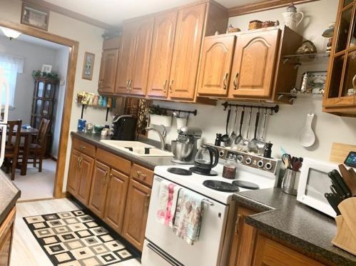 1922 Raymond Ave, Latrobe PA  15650-3044 exterior