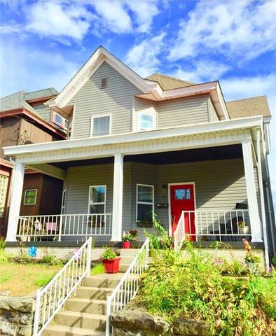 112 1st St, Jeannette, PA 15644-3353