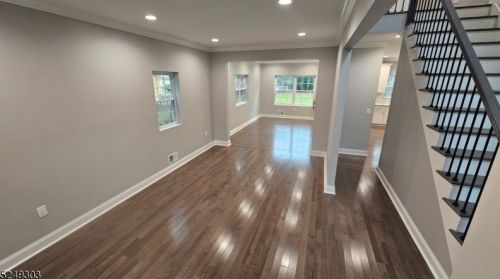 18 Old Stirling Rd, Warren NJ  07059-5810 exterior