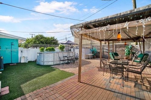 690 50 St, Hialeah FL  33013-1624 exterior