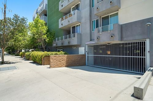 5818 Whitsett Ave, North Hollywood, CA 91607-1125