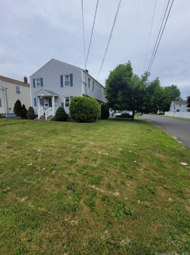 92 Green St, New Britain, CT 06051-3844