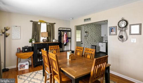 136 Franklin St, Auburn NJ  08085-1236 exterior