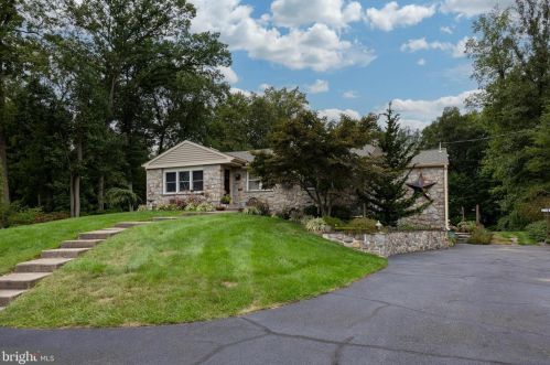 891 Ebelhare Rd, Pottstown, PA 19465-8193