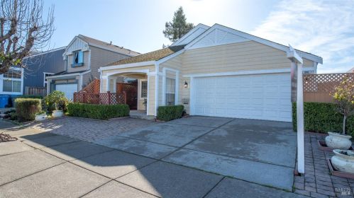 696 Powderhorn Ave, Santa Rosa, CA 95407-2743
