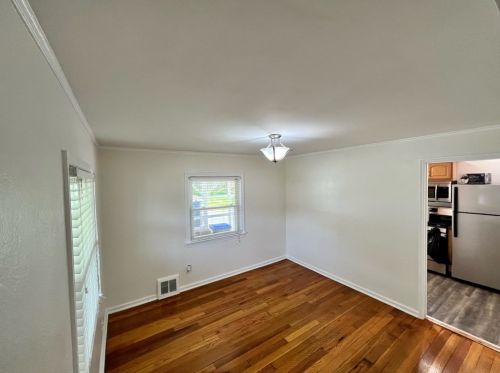 1430 Glenwood Dr, Hermitage, PA 16146-3210
