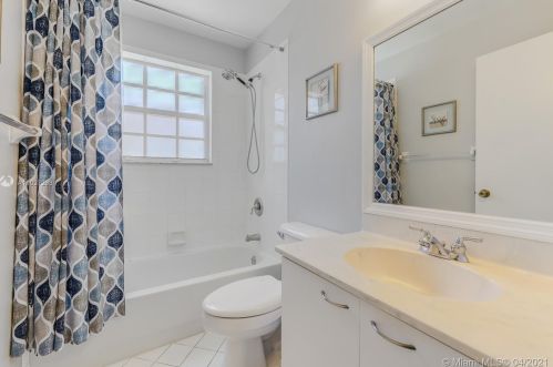 15726 16 Ct, Hollywood FL 33026-0509 exterior