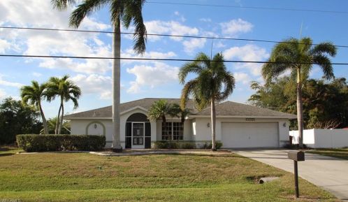2113 4th St, Cape Coral, FL 33909-2885