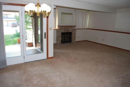 1709 Lynncrest Dr, Iowa City, IA 52241-2709