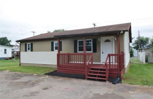 2019 Galena Ave, Zanesville, OH 43701-2750