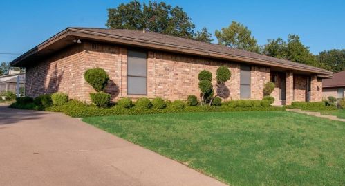 6808 Winchester Ct, Fort Worth, TX 76133-5104