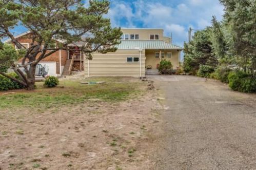 26450 Bch Dr, Twin Rocks OR  97136-9533 exterior