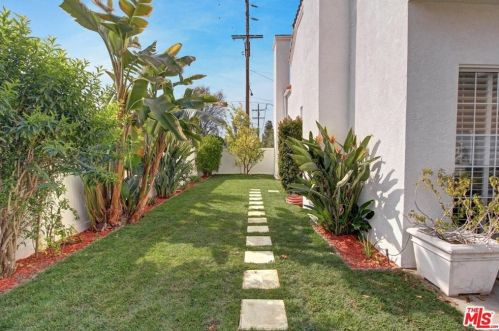 5100 Noble Ave, Van Nuys CA 91402-4509 exterior