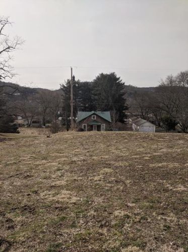 48 1st Ave, Saltsburg PA  15681-8157 exterior