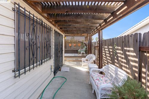 4136 Strathmore Way, North Highlands CA  95660-2853 exterior