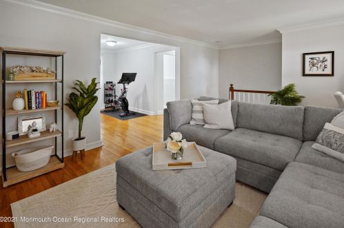 105 Manor Dr, Tinton Falls NJ  07701-2463 exterior