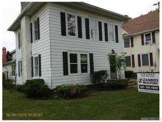 87 Main St, Lyndonville, NY 14098-9802