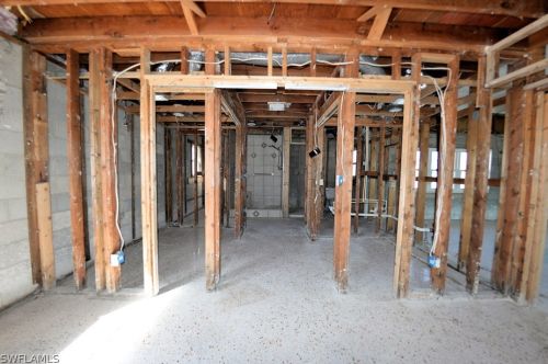 330 Madison Ct, Fort Myers Beach FL  33931-3642 exterior