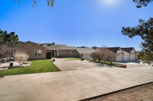 7252 Thomas Rd, Santa Clarita, CA 91390-2874