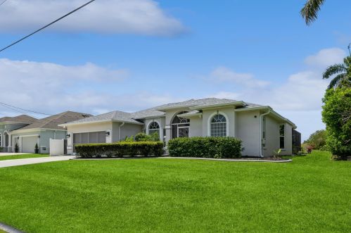 1534 Lexington Dr, Fort Pierce, FL 34953-2203